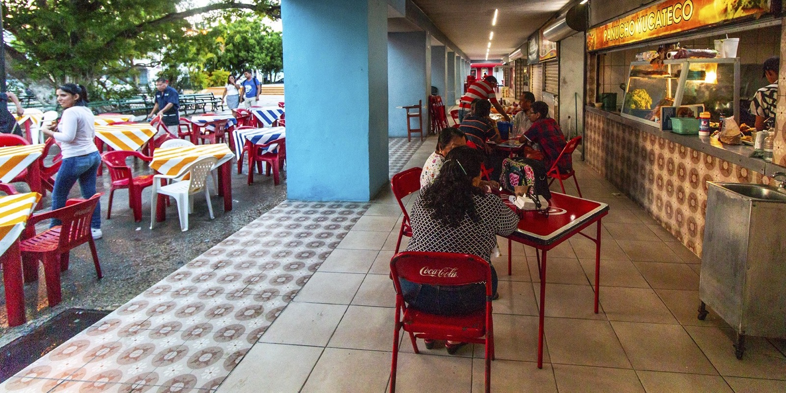 Mercado de Santiago — neighborhood market life